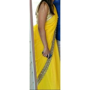 Indian saree yellow bollywood with petticoat